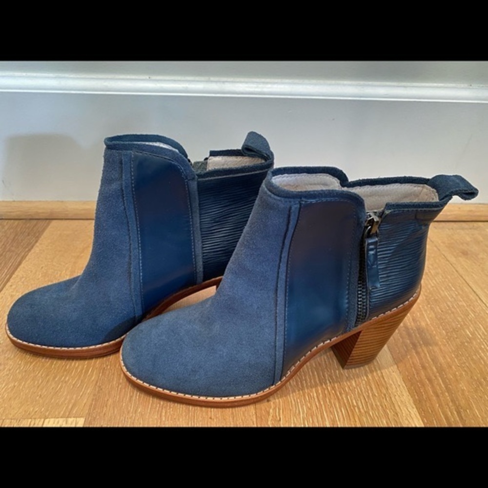 Matt Bernson Holt Bootie in Navy Birch